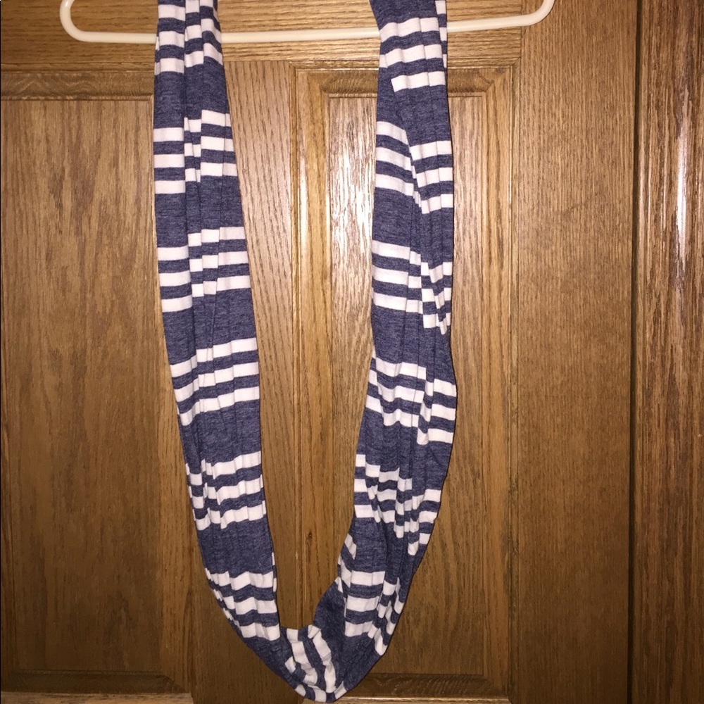 ♦️Stripped infinity scarf
